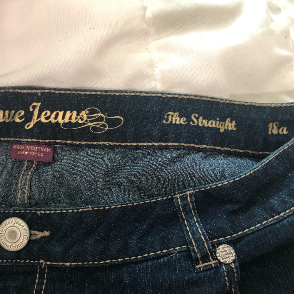 Avenue Divine Denim Stretch Jeans